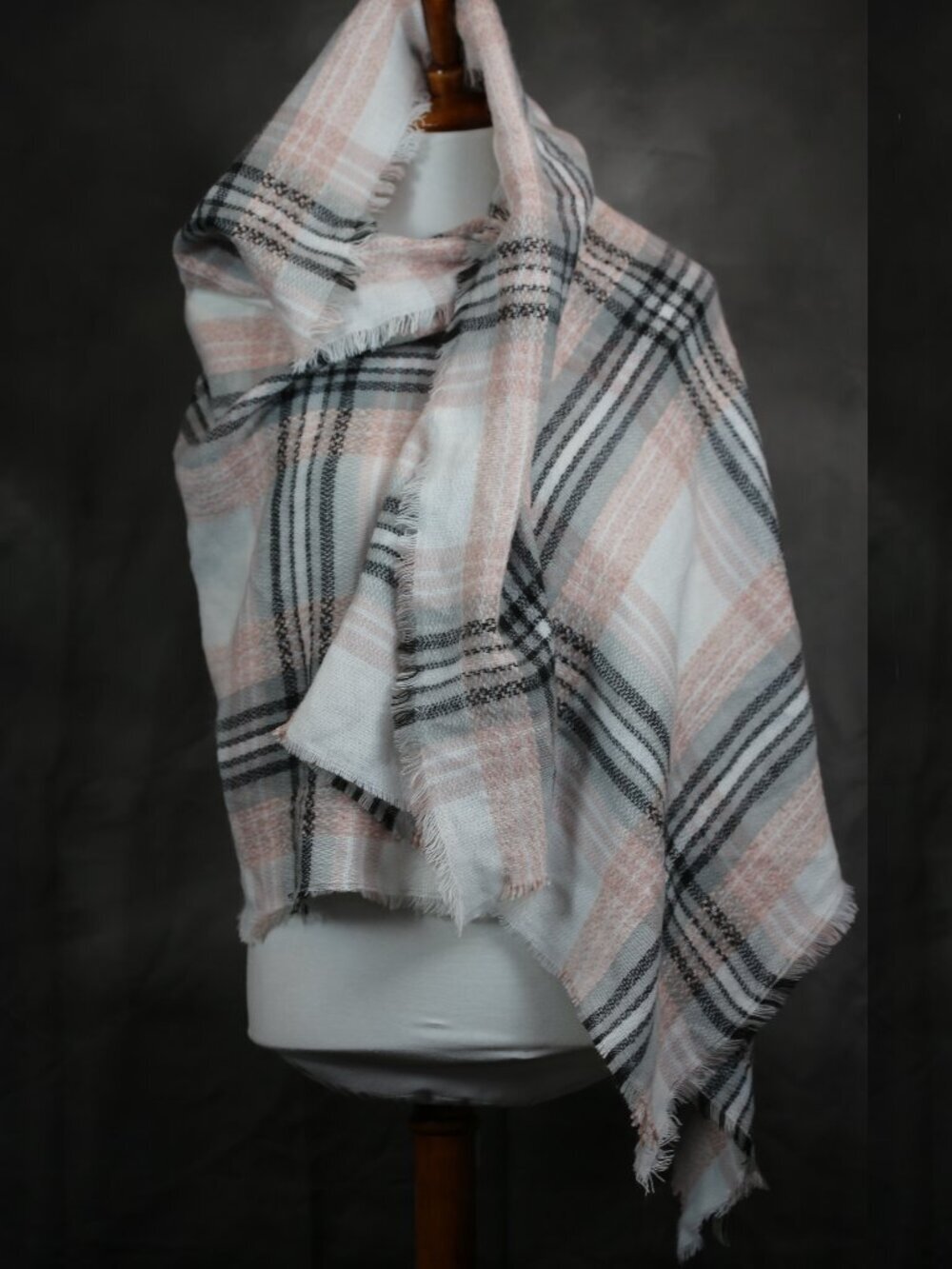 NWOT LOFT Plaid Fringe Blanket Scarf in Soft Pink and Gray
